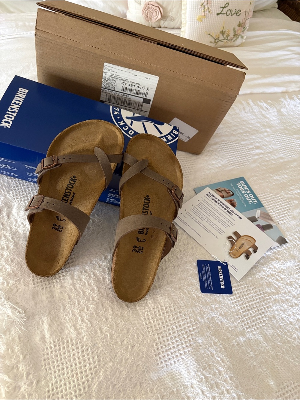 BIRKENSTOCK size 39 Mayari Mocha sandals NWT NIB